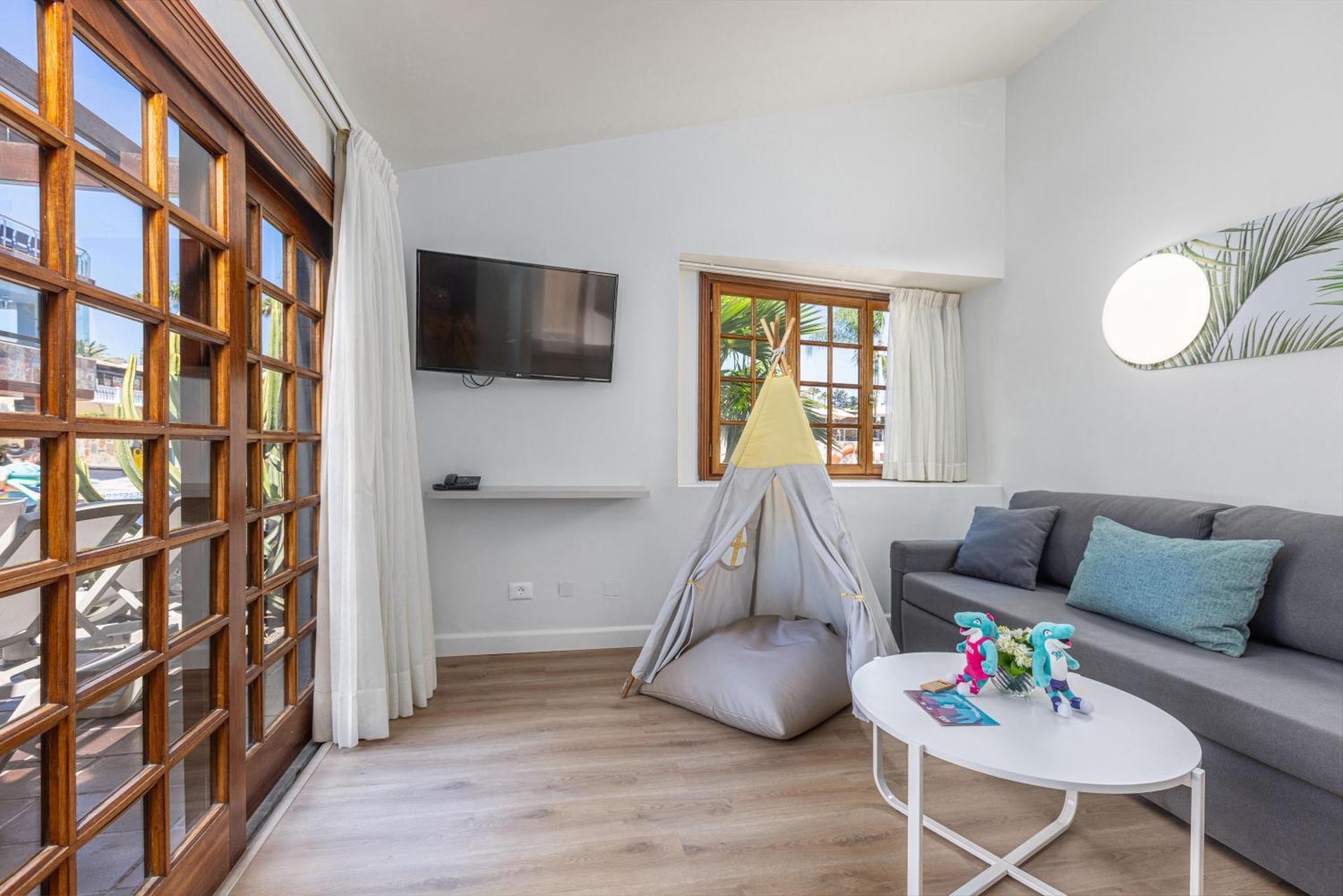 One-Bedroom Family Bungalow Pool View